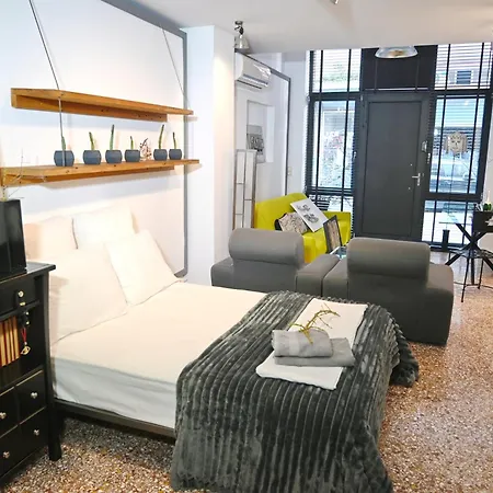 Central Two-Floor Maisonette With Private Entrance Patras Exterior foto