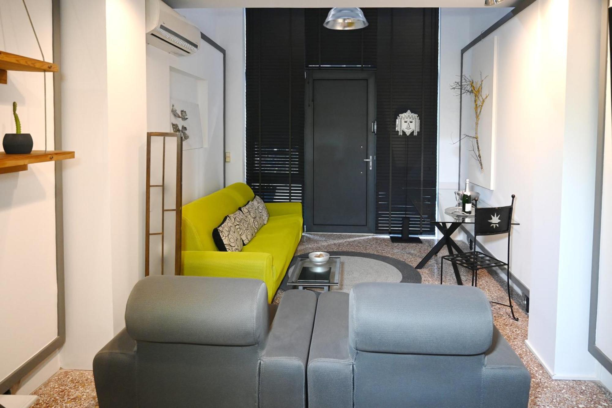 Two-floor Maisonette With Private Entrance Patras