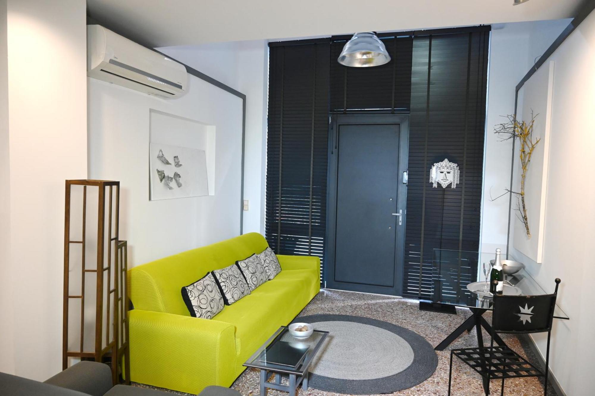 Two-floor Maisonette With Private Entrance Apartment *