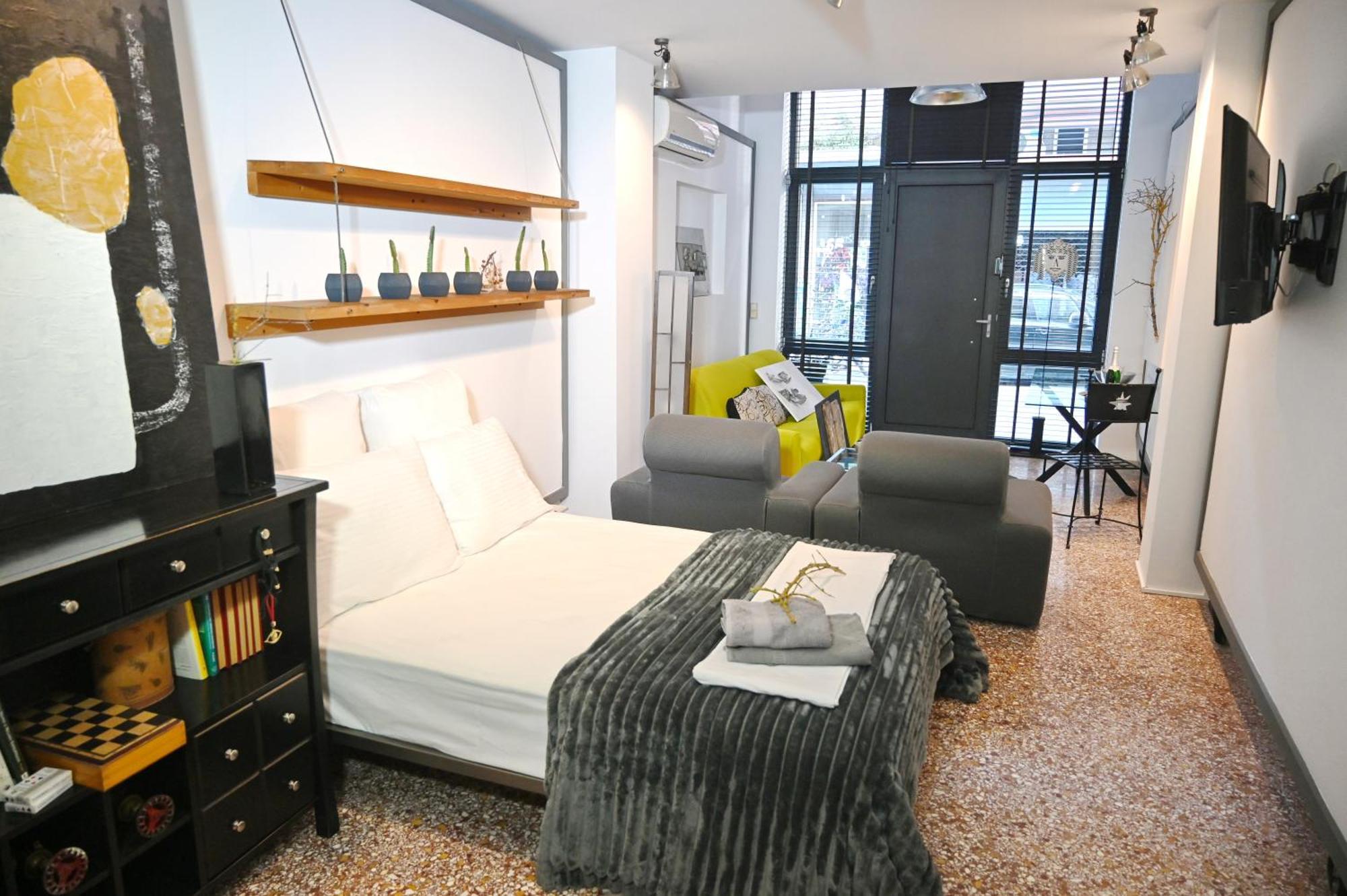 Two-floor Maisonette With Private Entrance Appartement Patras